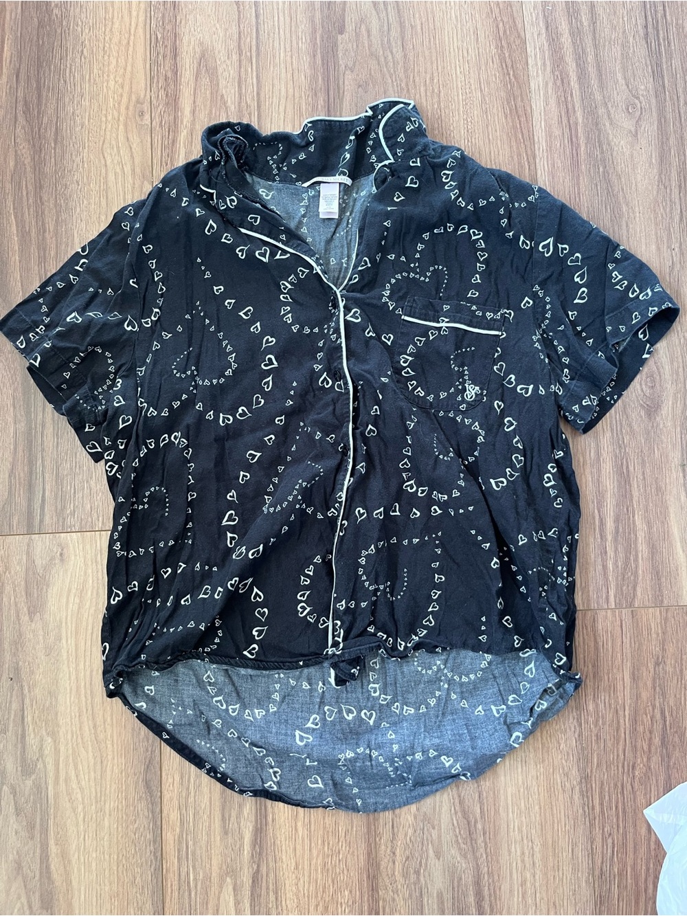Victoria's Secret Black Short-Sleeve Heart-Print Button-Down Pajama Top